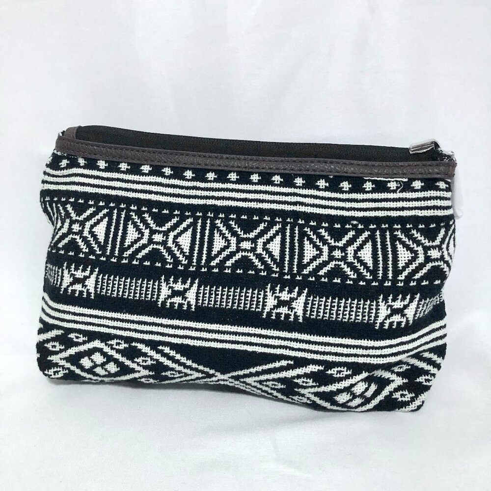 Thirty One Reversible Pouch (NWT) Rio Weave